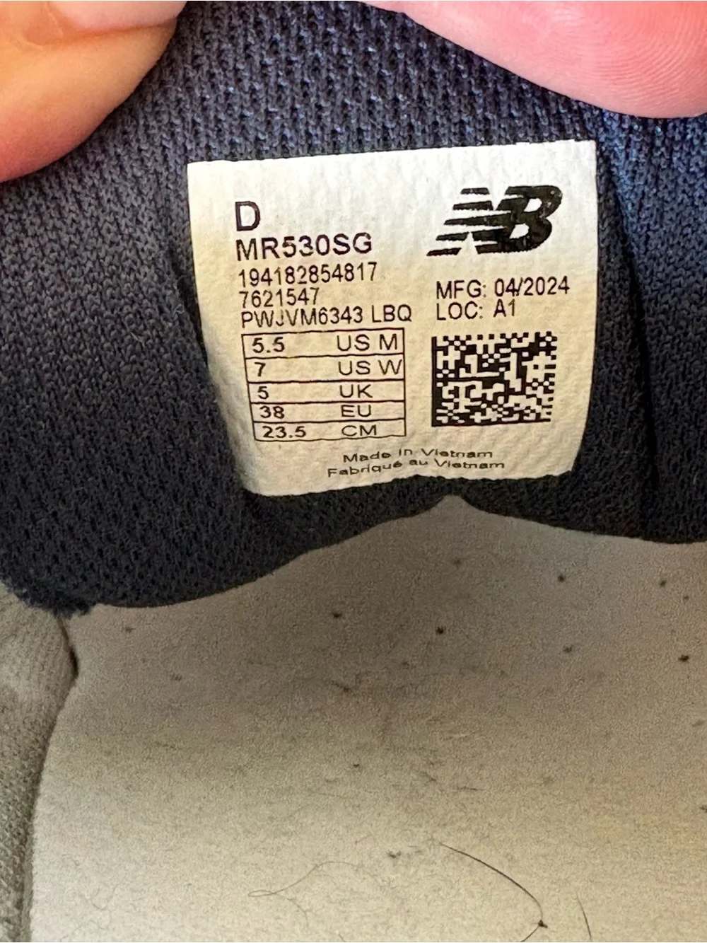 New Balance 530 White and Navy Sneakers US women's shoe size 7